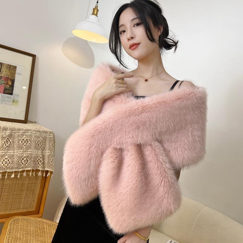 Women's Versatile Plush Cape Lightweight Luxury Cloak